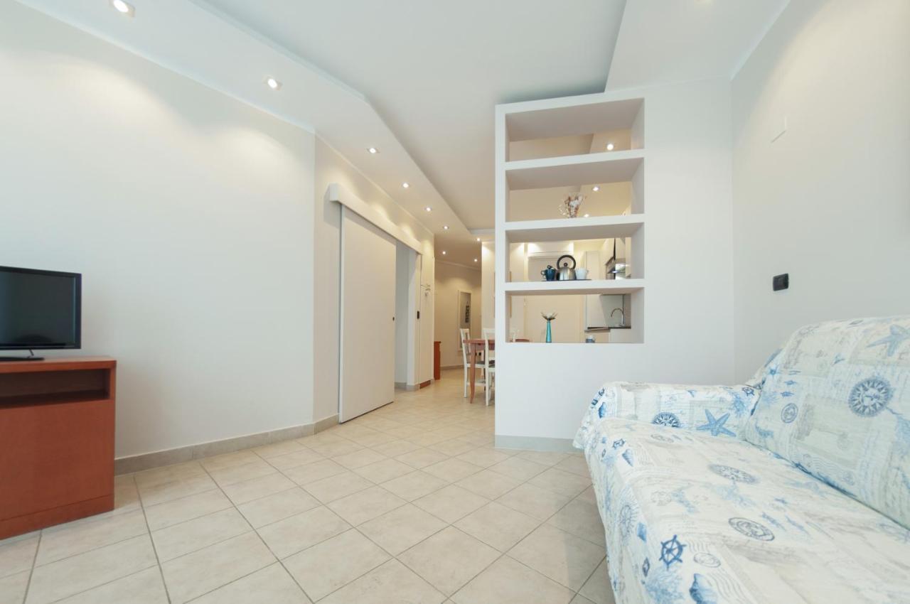 Beverly Park Residence Tirrenia Bagian luar foto