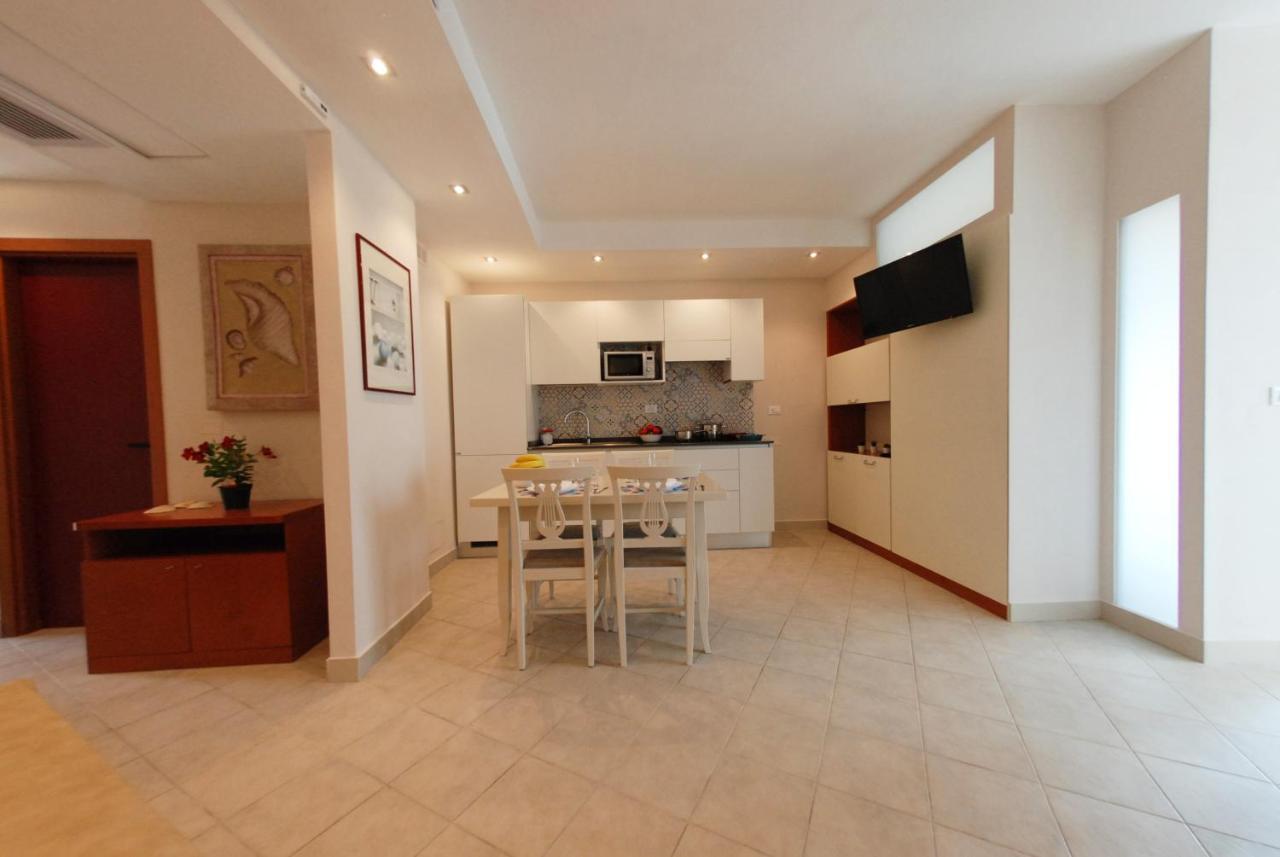 Beverly Park Residence Tirrenia Bagian luar foto