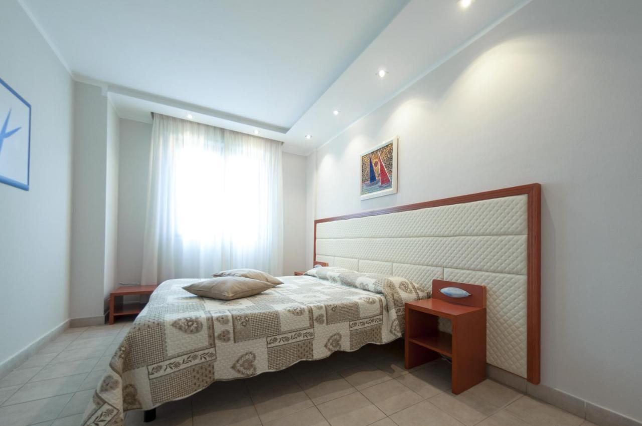 Beverly Park Residence Tirrenia Bagian luar foto