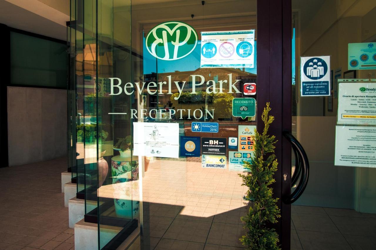 Beverly Park Residence Tirrenia Bagian luar foto