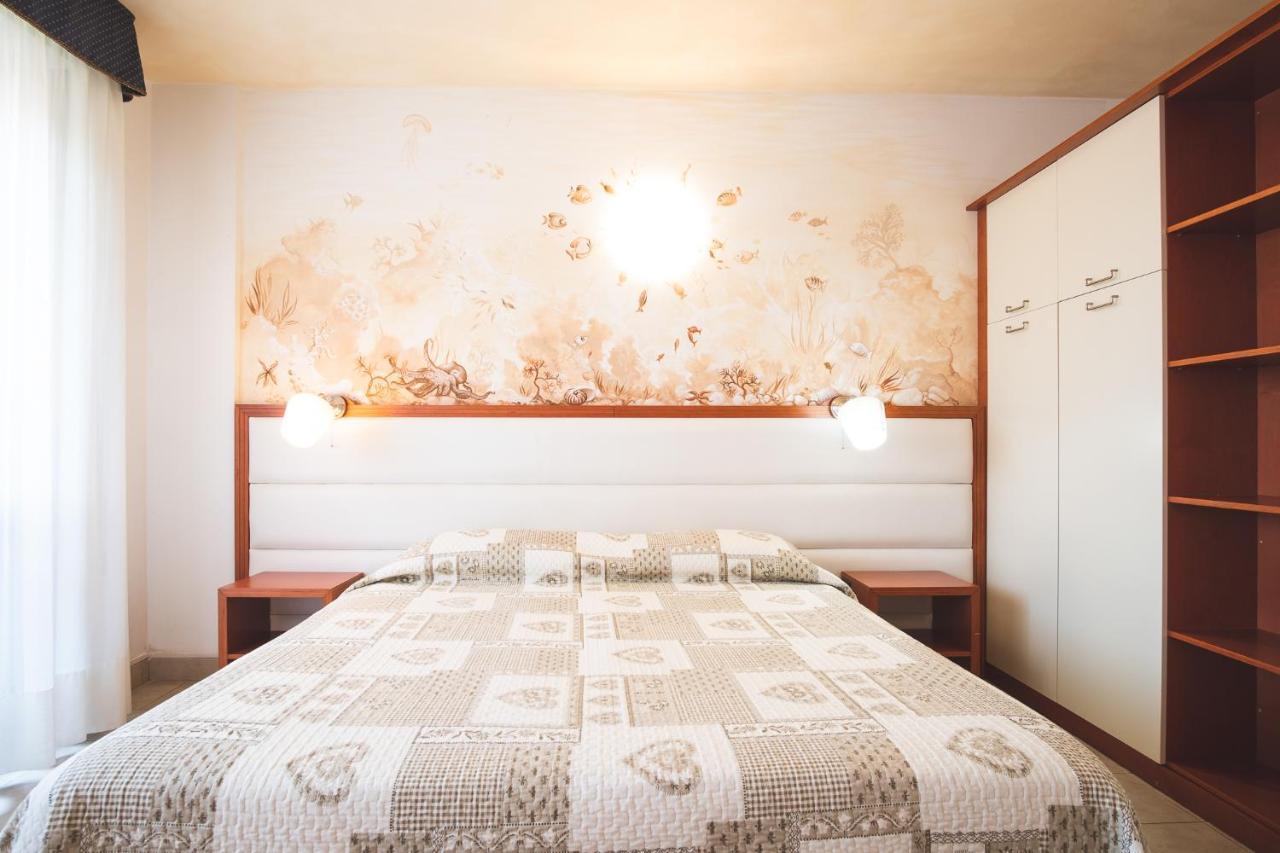 Beverly Park Residence Tirrenia Bagian luar foto