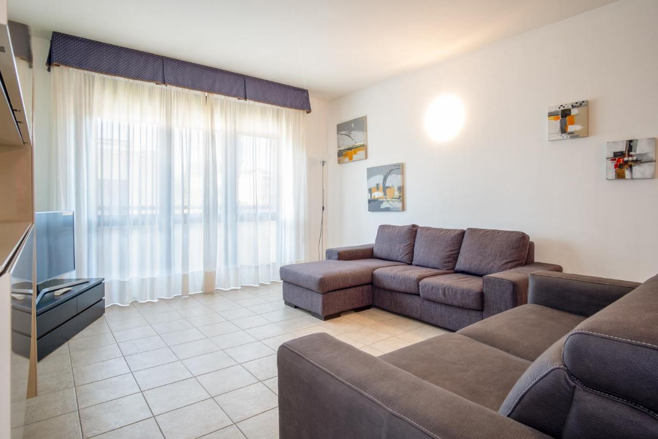 Beverly Park Residence Tirrenia Bagian luar foto